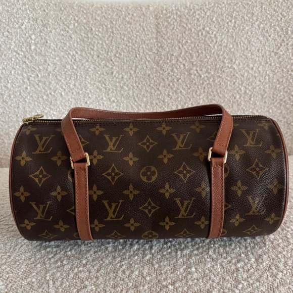 Authentic Louis Vuitton Papillon 30 Monogram - Picture 3 of 16